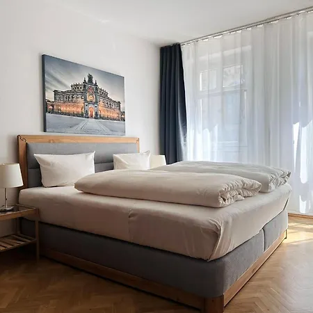 Апартаменты Familienapartment Muenzgasse Mit Blick Zur Frauenkirche